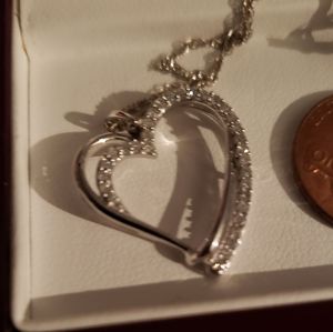 1/4 ctw Dimond necklace heart